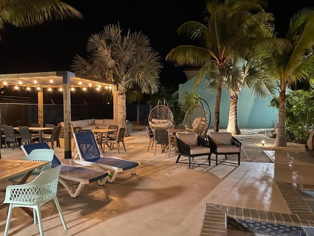 Island Club Turks & Grace Bay Place Exteriör bild